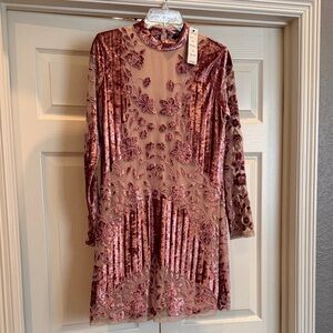 Elegant Velvet Floral Long Sleeve Dress in Mauve